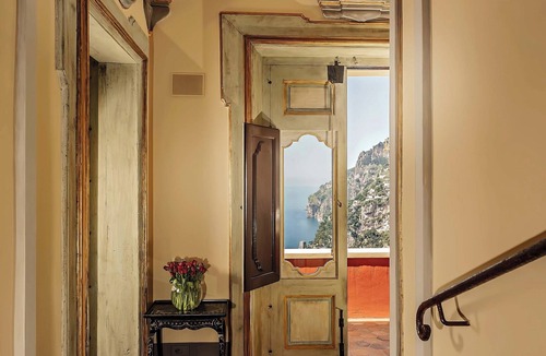 Montepertuso Villa | AMORE RENTALS - Palazzo Santa Croce with heated Pool, Sea View, Breakfast