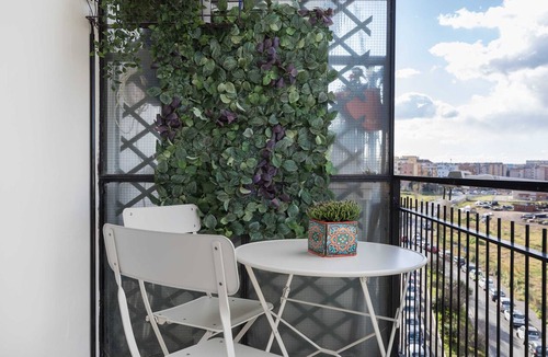 Quartiere XXI Pietralata Apartment | Amoretti Apartment, 6 people, 3 bedrooms, 2 bathrooms, Wi-Fi, Metro B Monti Tiburtini