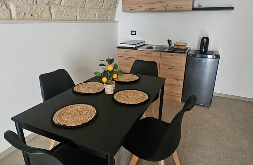 Triggiano House | An elegant and sophisticated vacation home located in Triggiano, 10 minutes from Bari