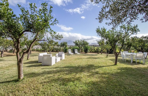 Partinico Villa | An oasis of tranquility, a Villa surrounded by greenery
