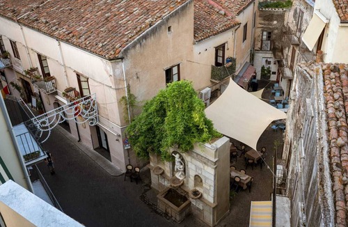 Castelbuono House | Andromeda, cozy accommodation on the historic center of Castelbuono