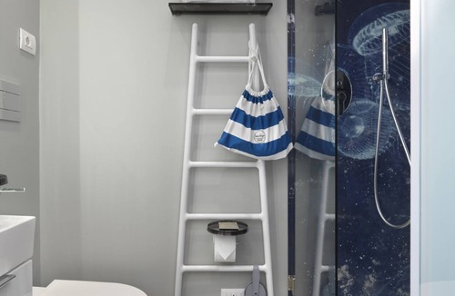 Rho House | Anjoy & Bleev Rooms | OWL | Queen French bed room