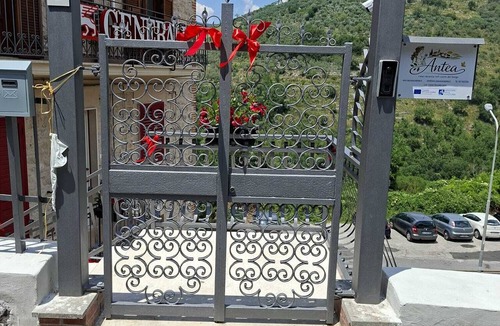 Lenola House | ANTEA Vacation Rental in the Heart of the Village