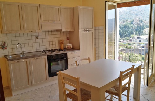 Francavilla di Sicilia Apartment | Apartment 5 min. from the Alcantara Gorges and a few km from romantic Taormina