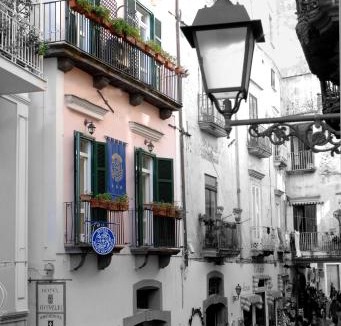 Amalfi Apartment | ApartHotel Antica Repubblica in the historical center 2 minutes away,100mt from the Sea