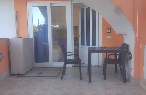 Ischia Ponte Apartment | Apartment '1 Vista Parziale Mare' with Shared Garden, Wi-Fi and Air Conditioning