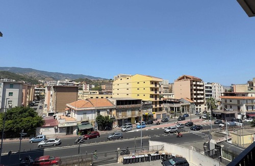 Messina Apartment | Apartment 200 meters from the polyclinic, with air conditioning and wi-fi.