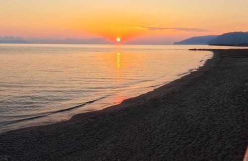 Capo d'Orlando Apartment | Apartment 'A Casa Di Betti' with Wi-Fi