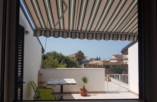 Santa Maria del Focallo Apartment | Apartment Acacia 300 meters from the beach of Santa Maria del Focallo