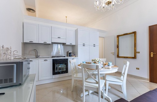 Acate Apartment | Apartment 'Achates' with Wi-Fi and Air Conditioning