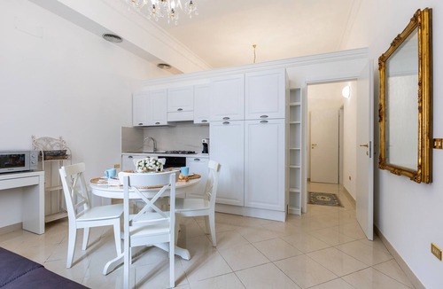 Acate Apartment | Apartment 'Achates' with Wi-Fi and Air Conditioning