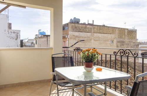 Marina di Ragusa House | Apartment Ade - Single house - 50m by the sea - Marina di Ragusa centre