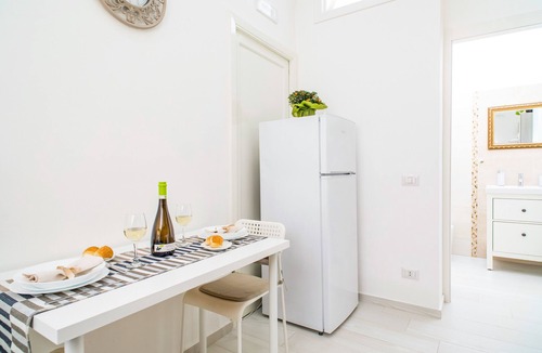 Viagrande House | Apartment "Alba 1" with Shared Terrace & Wi-Fi
