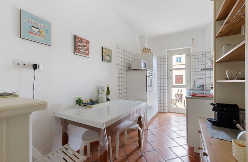 Prenestino-Labicano Apartment | Apartment 'Amy Home' with Balcony, Wi-Fi and Air Conditioning