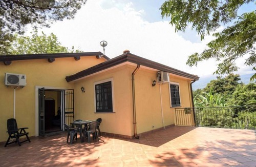 Sant'Anna Apartment | Apartment Anna in Mascali - 4 persons, 3 bedrooms