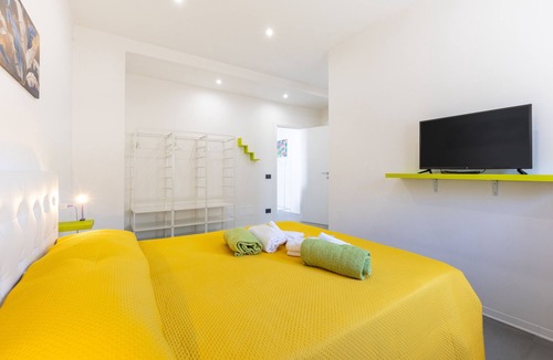 Scoglitti Apartment | Apartment 'Appartamento Basilico' with Shared Pool, Wi-Fi and Air Conditioning
