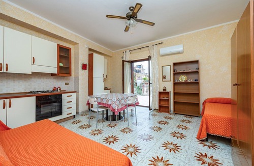 Ficarra Apartment | Apartment 'Appartamento 3 - Stanza 32' with Shared Terrace, Wi-Fi and Air Conditioning