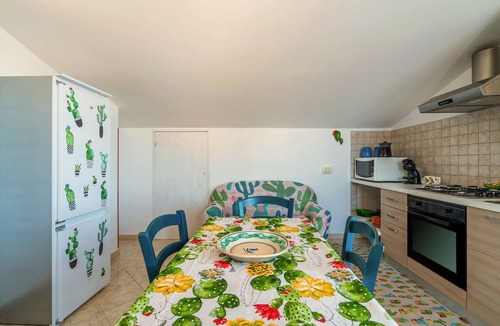 Tiche Apartment | Apartment 'Appartamento A Ficu Pala Siracusa' with Sea View, Wi-Fi and Air Conditioning