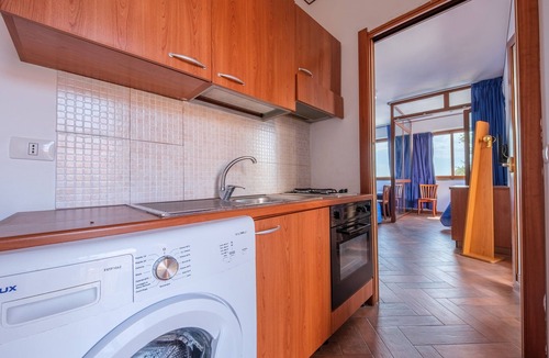 Mazzeo Apartment | Apartment 'Appartamento Jasmine' with Sea View, Wi-Fi and Air Conditioning