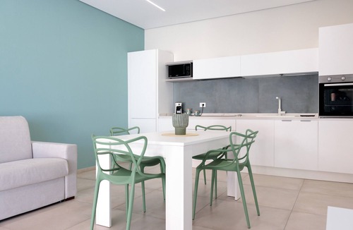 Syracuse Apartment | Apartment 'Athena' with Shared Pool, Wi-Fi and Air Conditioning