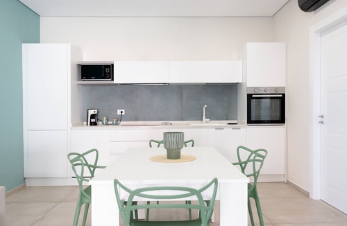 Syracuse Apartment | Apartment 'Athena' with Shared Pool, Wi-Fi and Air Conditioning