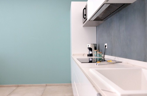 Syracuse Apartment | Apartment 'Athena' with Shared Pool, Wi-Fi and Air Conditioning