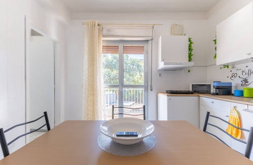 Comiso Apartment | Apartment 'Bilocale In Villa Con Piscina' with Mountain View, Shared Pool and Wi-Fi