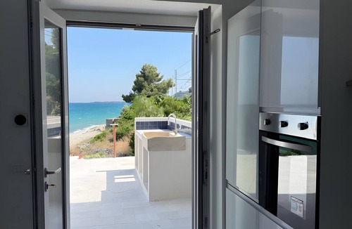 Roseto Capo Spulico Apartment | Apartment 'Cala Galatea 2' with Sea View, Private Terrace and Wi-Fi