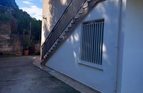 Aspra Apartment | Apartment 'Casa Mongerbino' with Sea View, Wi-Fi and Air Conditioning