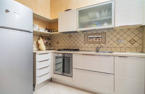Recanati Apartment | Apartment 'Casa Recanati' with Private Terrace and Air Conditioning
