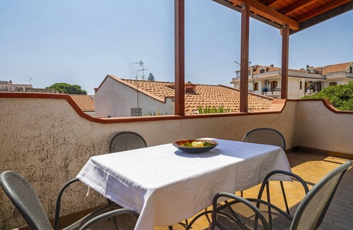 Recanati Apartment | Apartment 'Casa Recanati' with Private Terrace and Air Conditioning