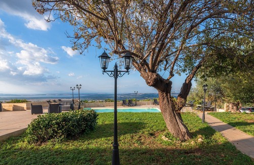 Carlentini Apartment | Apartment "Casale Ciricò - Casa del Guardiano" with Shared Pool, Private Balcony and Wi-Fi