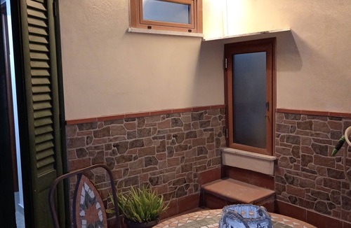 Monreale Apartment | Apartment center of Monreale a stone's throw from the cathedral. CIN EN082049C2O4USCBQ3