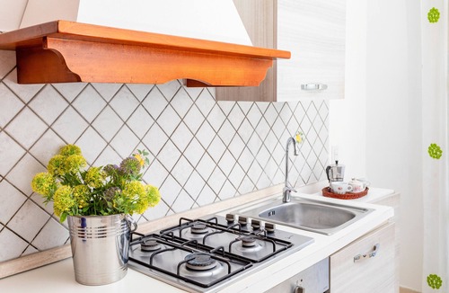 Gaggi Apartment | Apartment 'Da Lorenzo Alcantara' with Mountain View and Wi-Fi