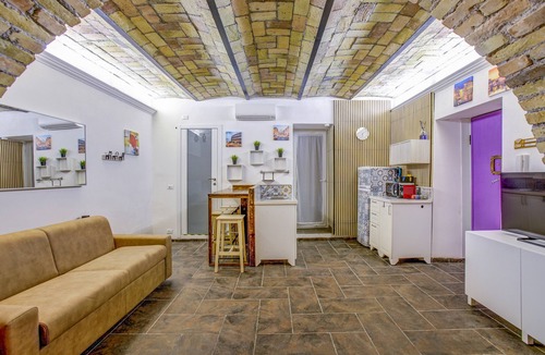 Pigneto Apartment | Apartment 'Delightful Pigneto' with Wi-Fi and Air Conditioning