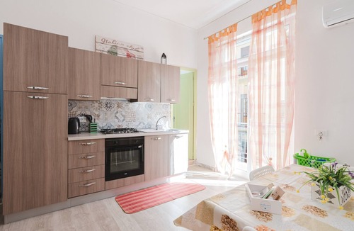 Balestrate Apartment | Apartment 'Disiu Case Vacanza - Balestrate' with Shared Terrace, Wi-Fi and Air Conditioning