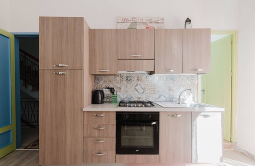 Balestrate Apartment | Apartment 'Disiu Case Vacanza - Balestrate' with Shared Terrace, Wi-Fi and Air Conditioning
