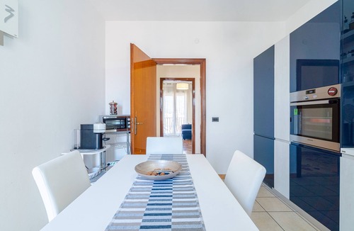 Avola Apartment | Apartment 'Domitilla In Centro Con Panorama' with Sea View, Balcony and Air Conditioning