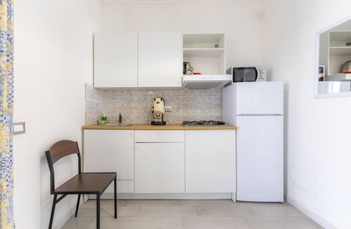 Granelli Apartment | Apartment "Fenicottero Rosa" with Private Terrace & Wi-Fi