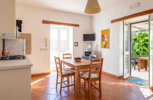Donnalucata Apartment | Apartment 'Ficomoro Residence' with swimming pool, garden, A/C and Wi-Fi