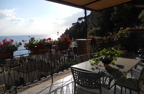 Mazzaro Apartment | apartment/flat - with a large terrace overlooking the sea