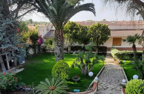 Vittoria House | APARTMENT from € 10 to the day to person in Villa in Vittoria - near to the sea