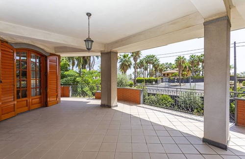 Aci Sant'Antonio Apartment | Apartment 'Il Giardino Di Pietra' with Mountain View, Wi-Fi and Air Conditioning