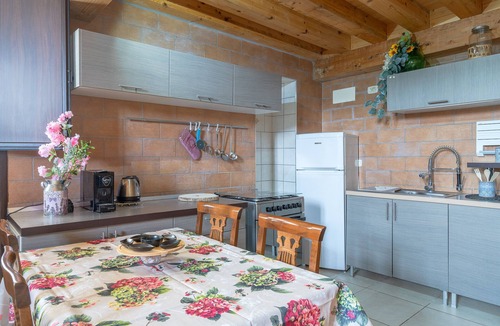 Avola Apartment | Apartment 'Imola Country House' with Sea View, Wi-Fi and Air Conditioning