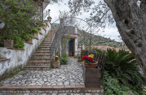 Reitano House | Apartment in a studio villa called Salina 3 beds