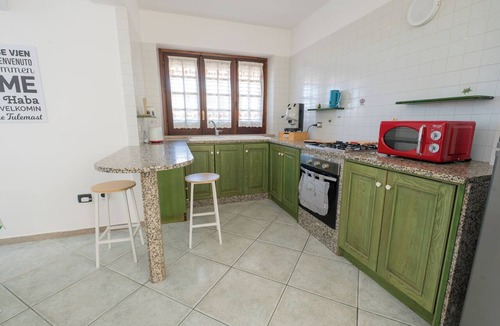 Capo Zafferano Apartment | Apartment in a villa just a stone's throw from the sea