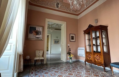 Francofonte Apartment | Apartment in an 1800s building.nn