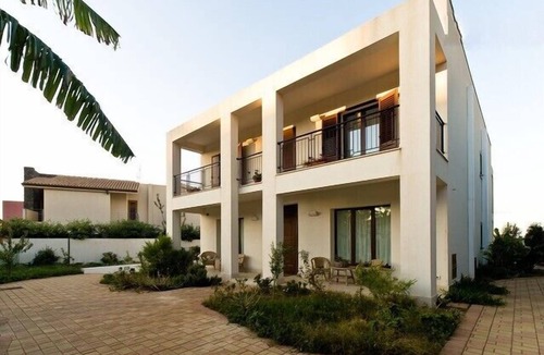 Casa Santa Apartment | Apartment in villa with adjoining sea garden, ideal location