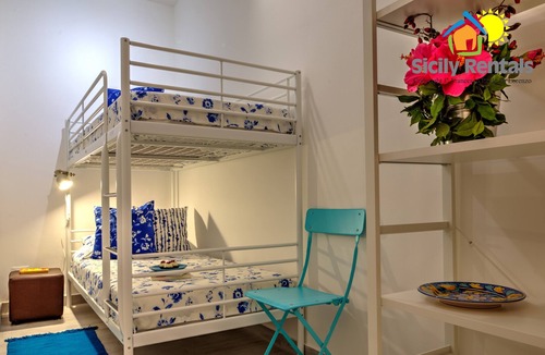 Isola delle Femmine Apartment | Apartment just steps from the beautiful beach of Isola delle females