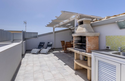 Punta Secca Apartment | Apartment 'Appartamento Luna' with Sea View, Wi-Fi and Air Conditioning